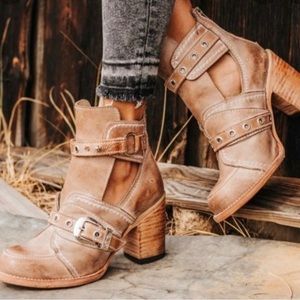 Freebird by Steven Sonoma Boots Bootie in Taupe